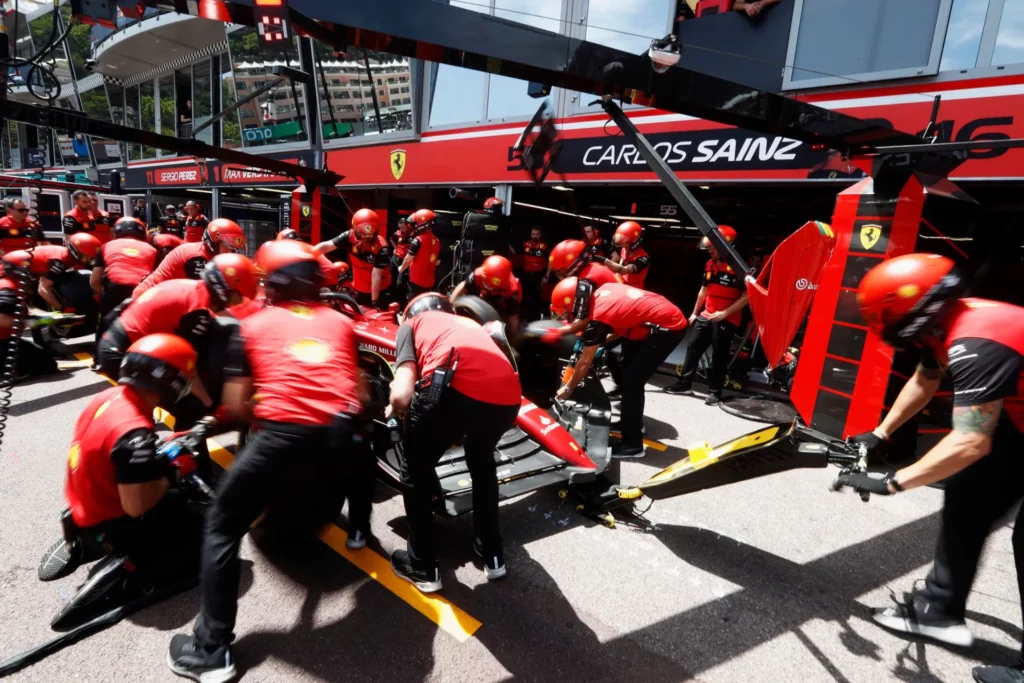 Paddock F1